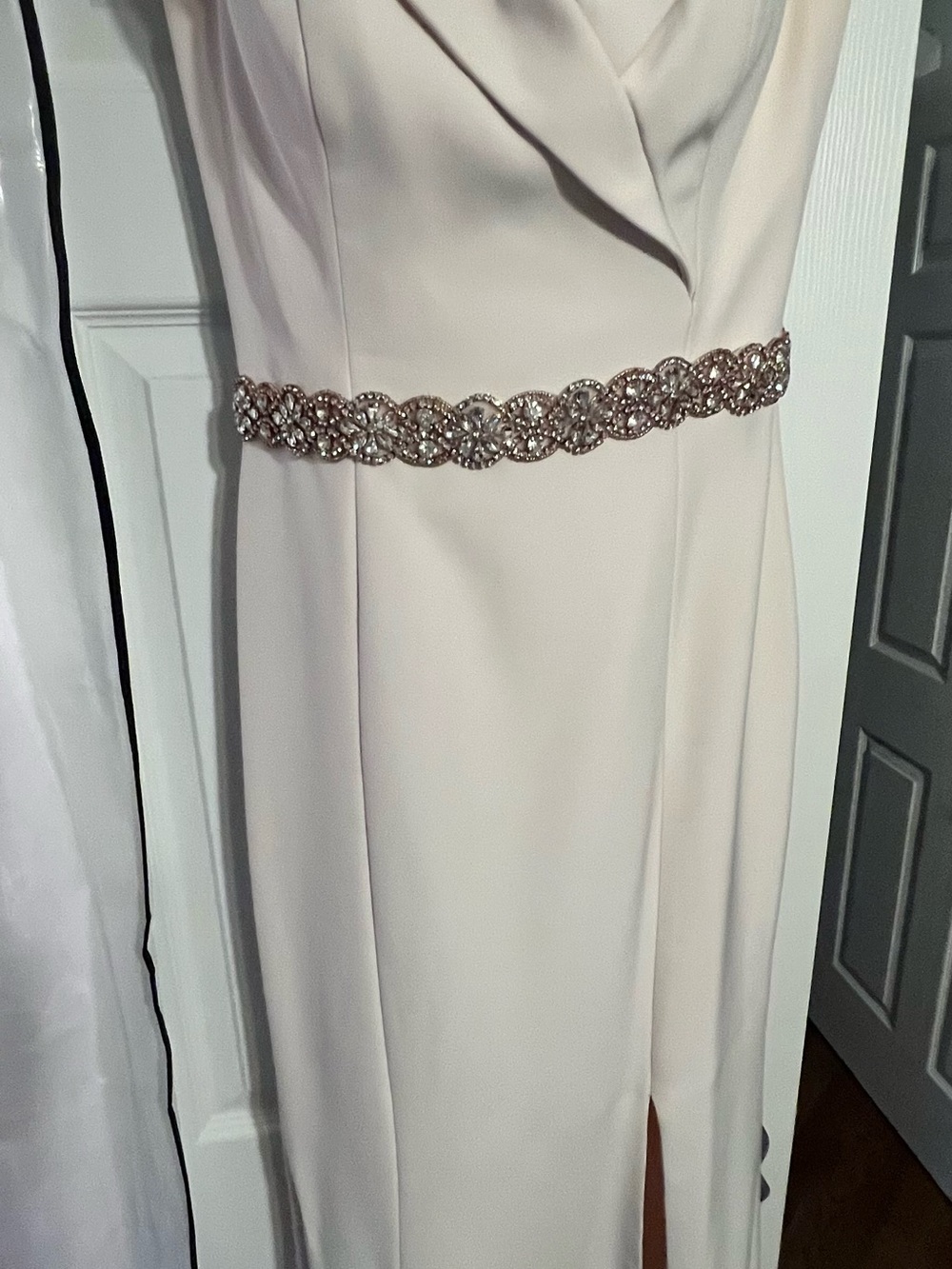 Elegant Cream Evening Dress with Embellished Waist